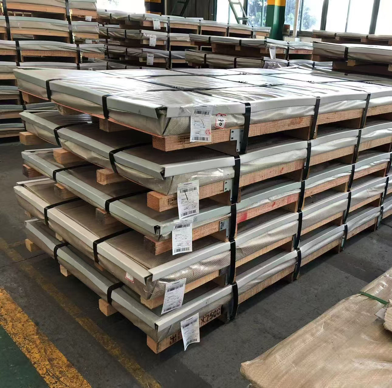 Stainless steel plate